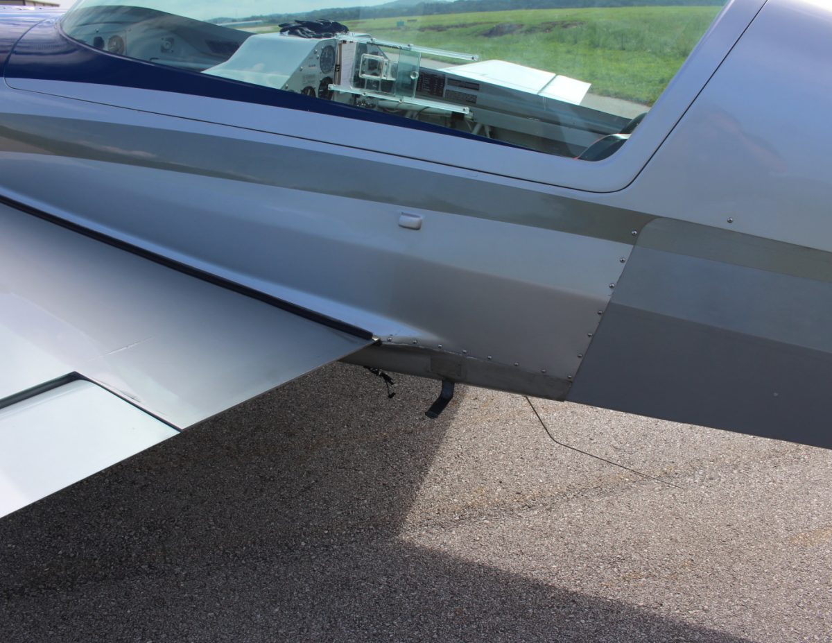 1995 Extra EA300L Aerobatic