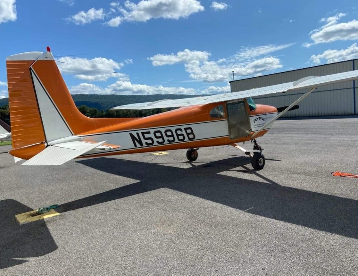 1957 Cessna 182