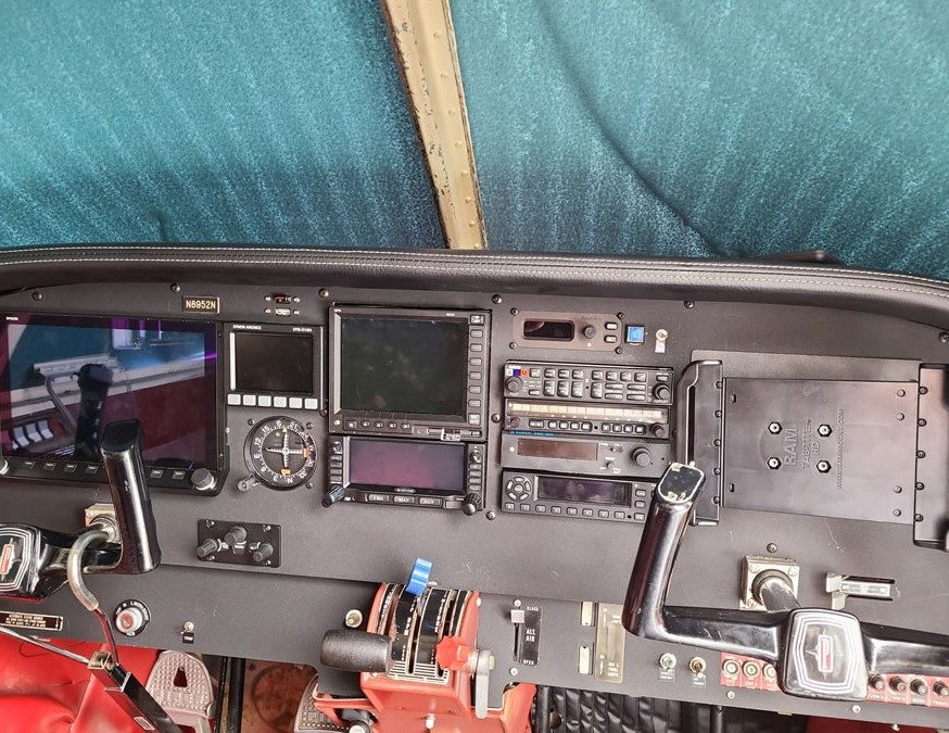 1969 Piper PA-32-300 "Cherokee Six"