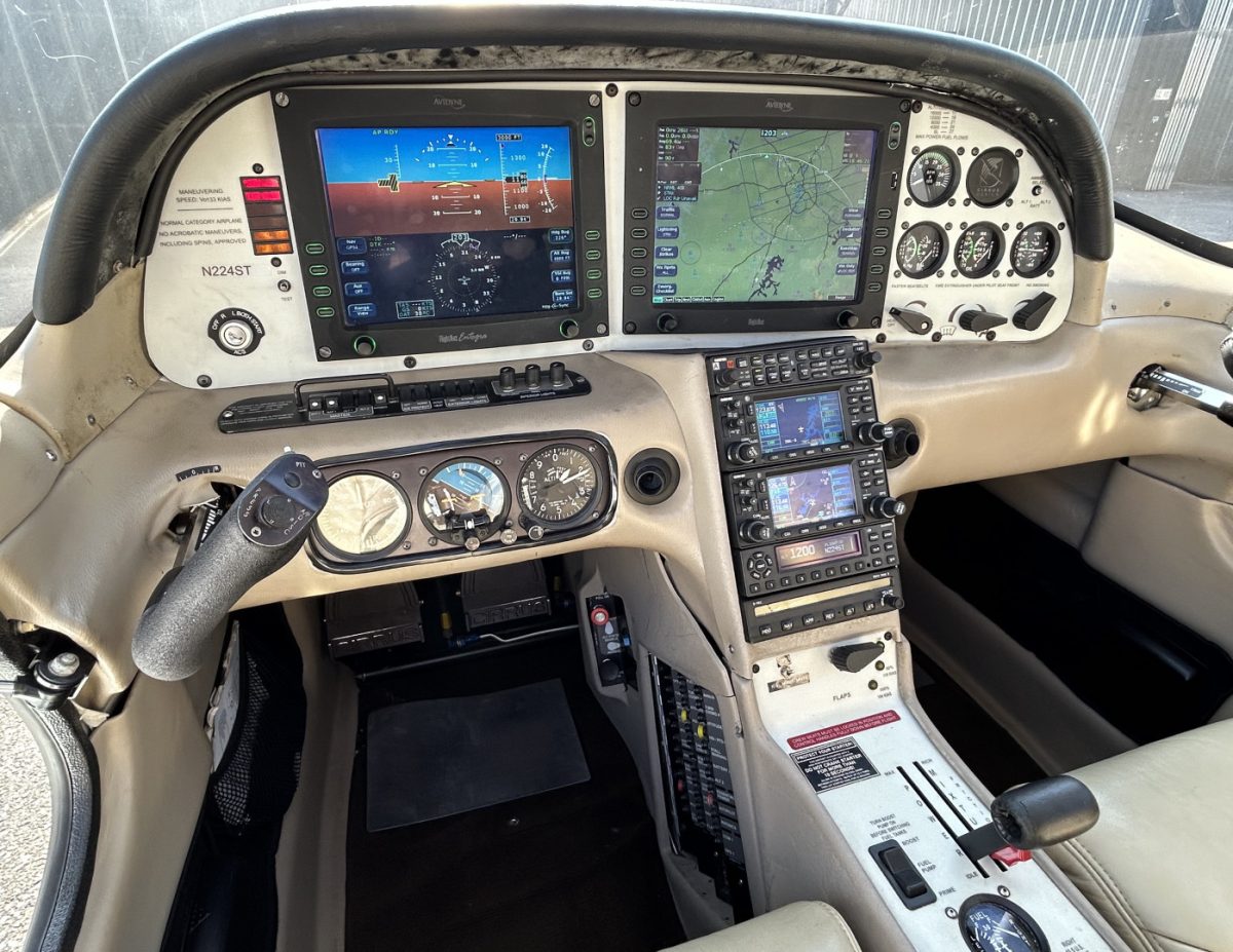 2004 Cirrus SR22 G2